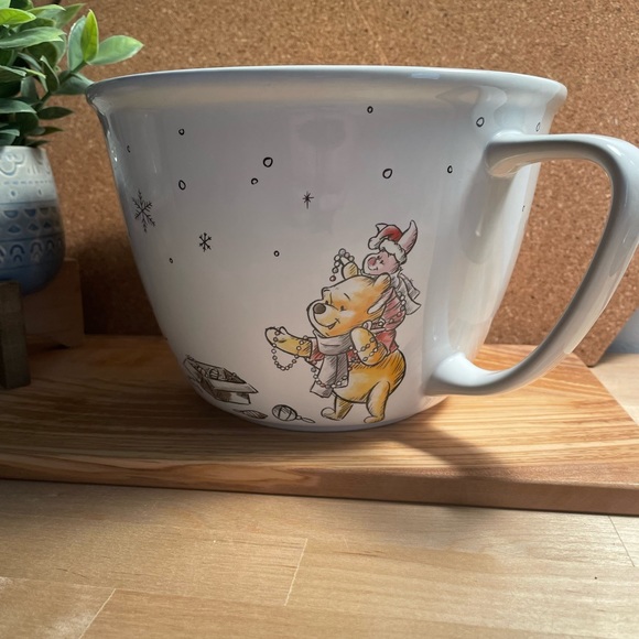 NWOT Disney Winnie the Pooh Holiday Ceramic Mixing Bowl - Picture 1 of 12